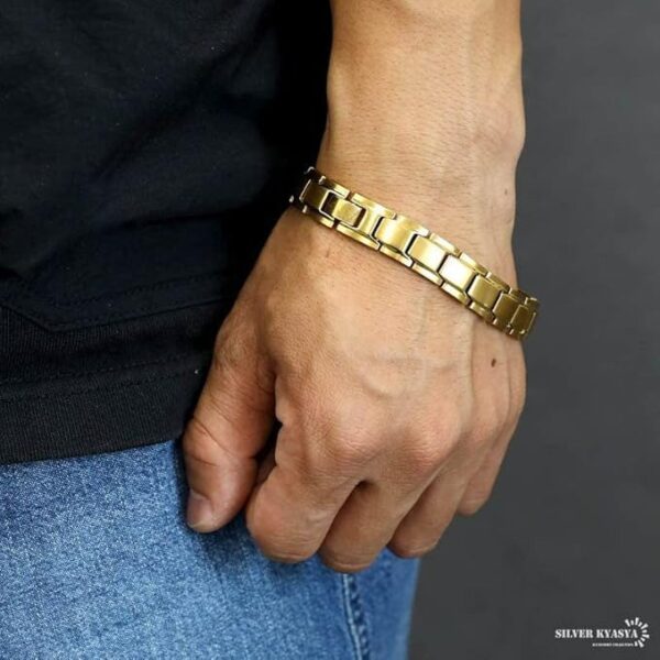 0c2e3b54 4f55 4266 af3b 0b4e30ca275e 600x600