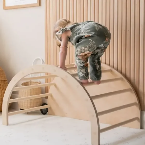 • سرير اطفال هزاز