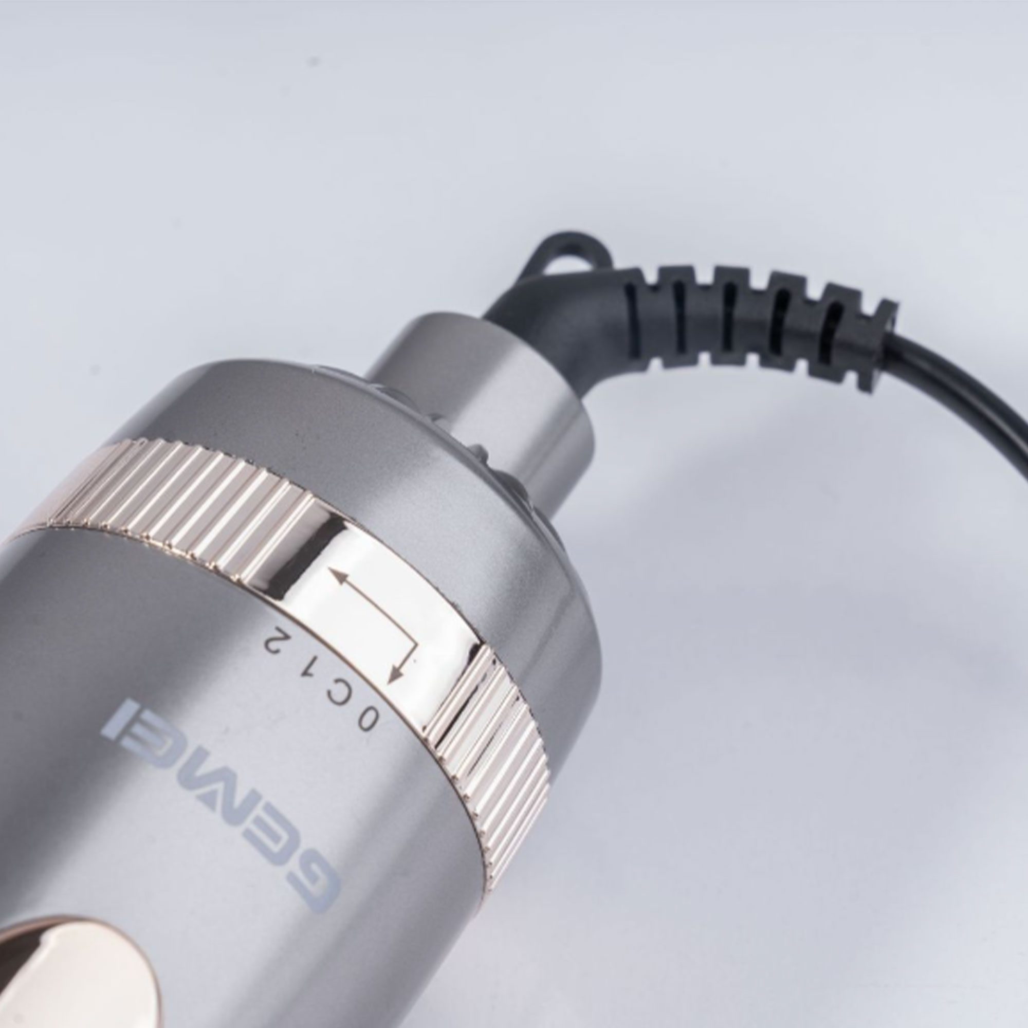 فرشاة تصفيف دوارة و مجفف الشعر من gemei ضمان عام الصورة 2