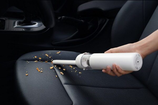 مكنسة كهربائية محمولة للتخييم